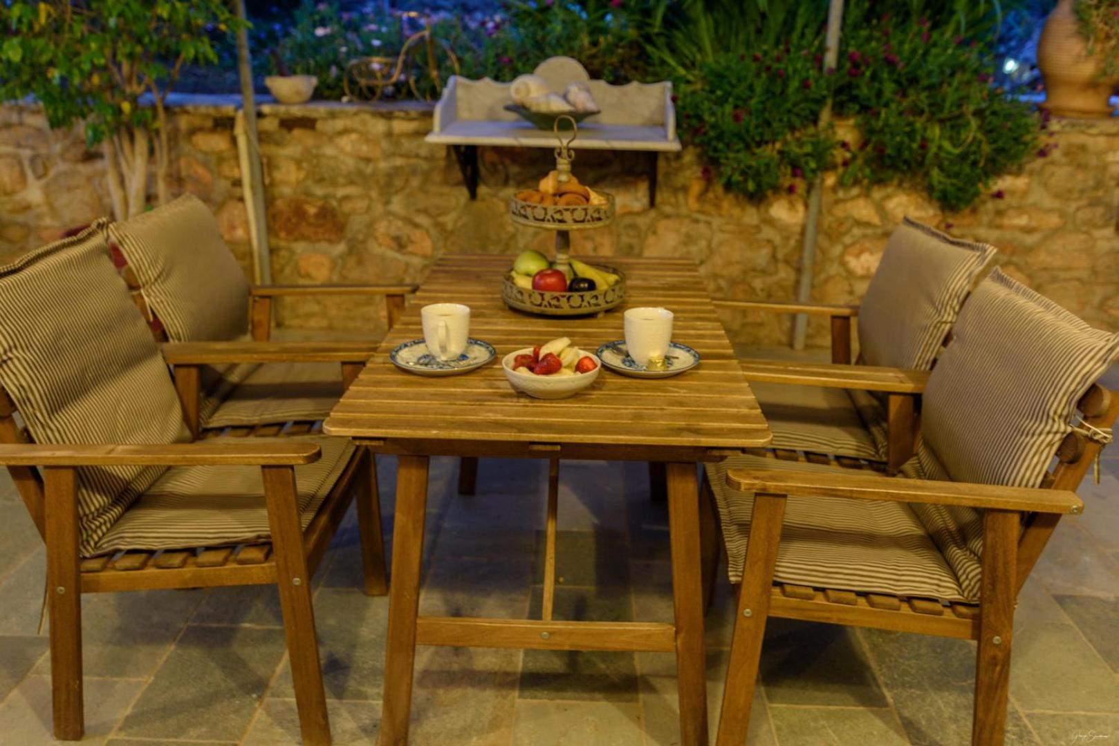 Athina Guesthouse Идра Экстерьер фото