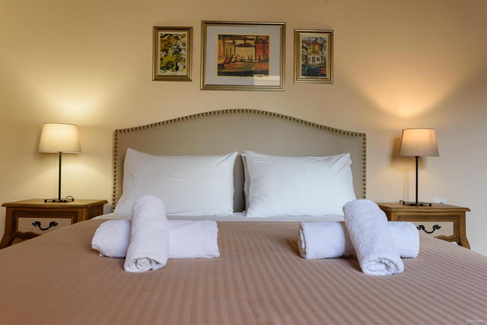 Athina Guesthouse Идра Экстерьер фото