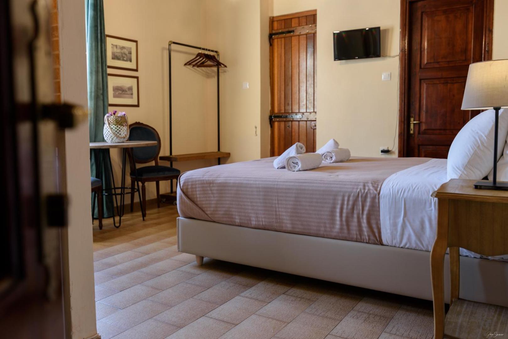 Athina Guesthouse Идра Экстерьер фото