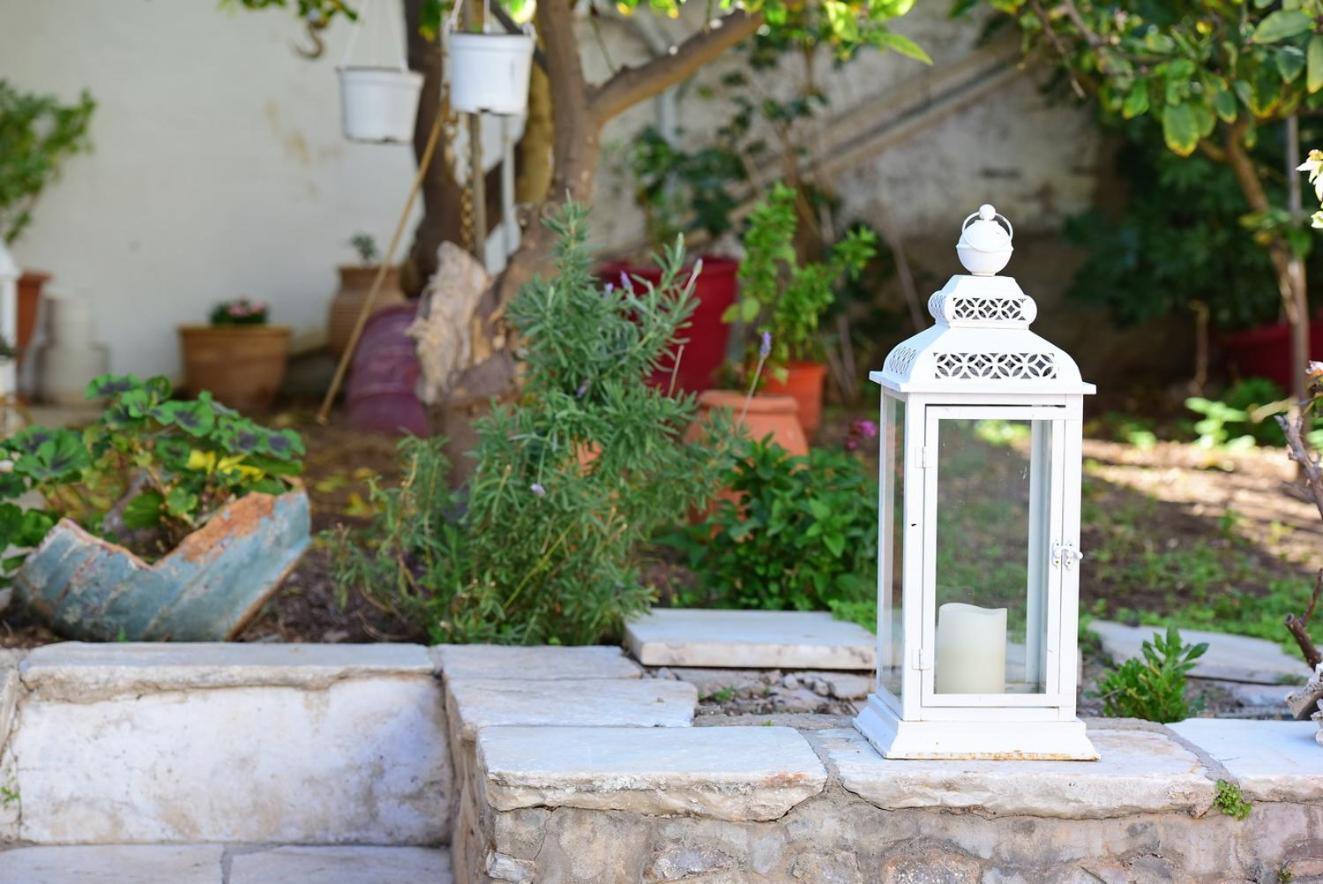 Athina Guesthouse Идра Экстерьер фото