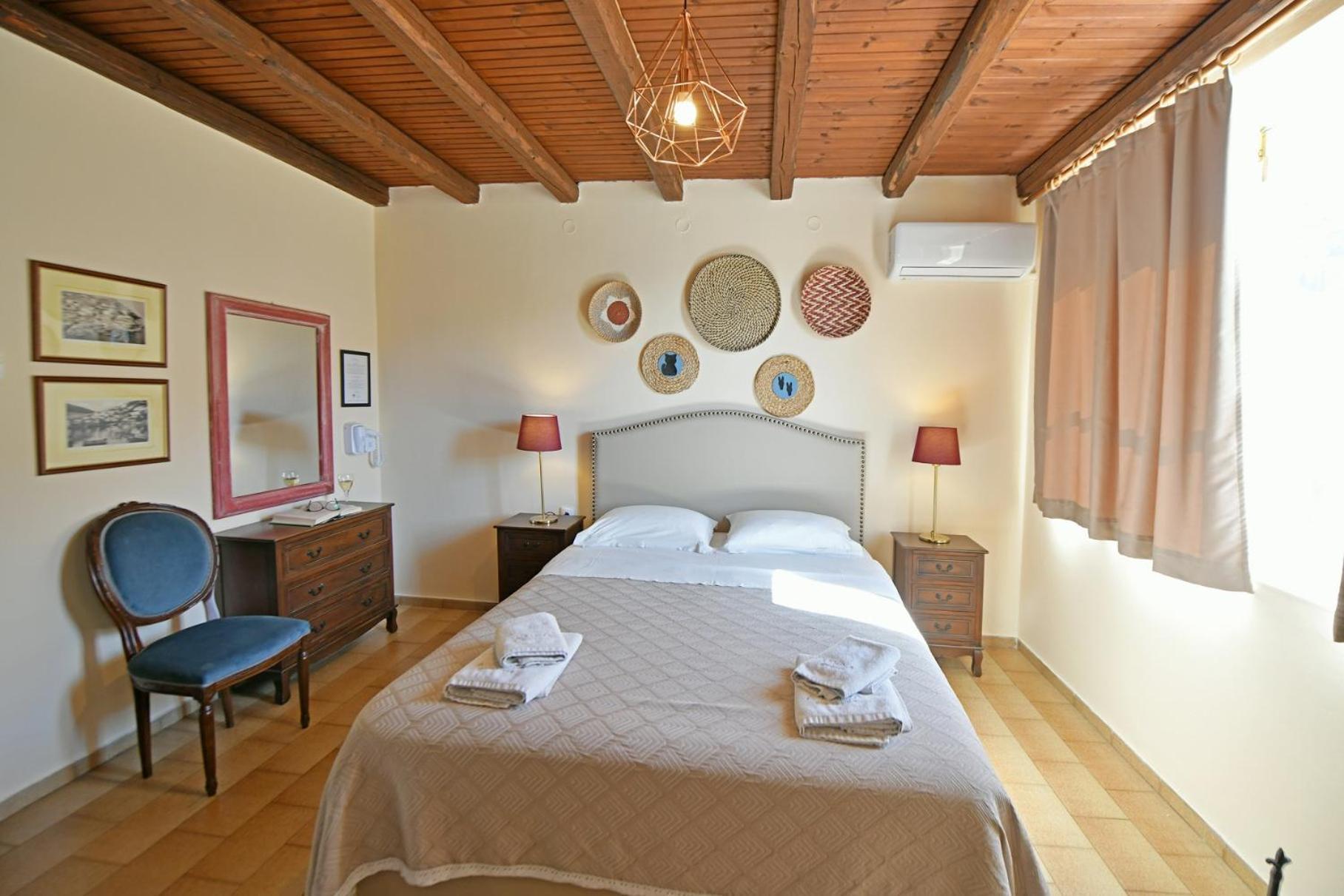 Athina Guesthouse Идра Экстерьер фото