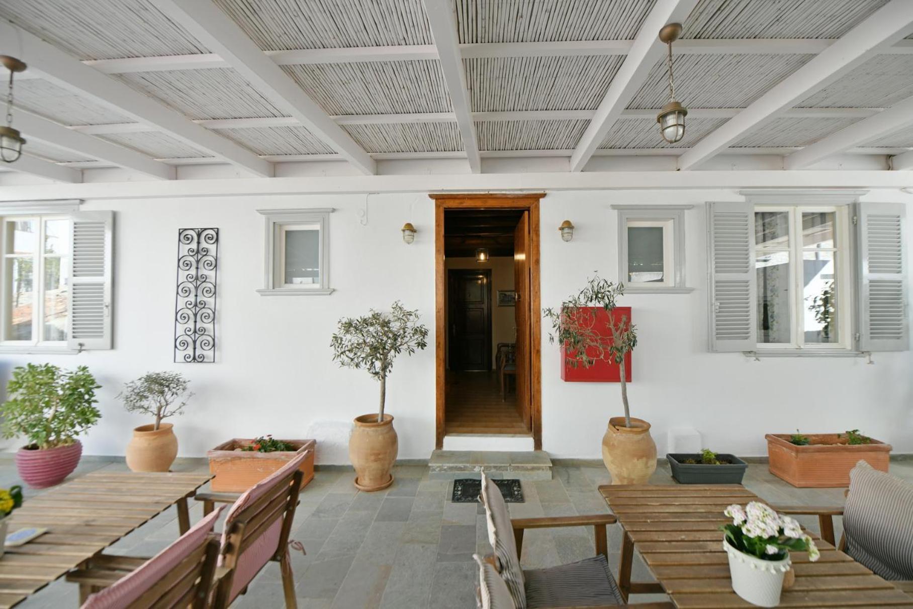 Athina Guesthouse Идра Экстерьер фото