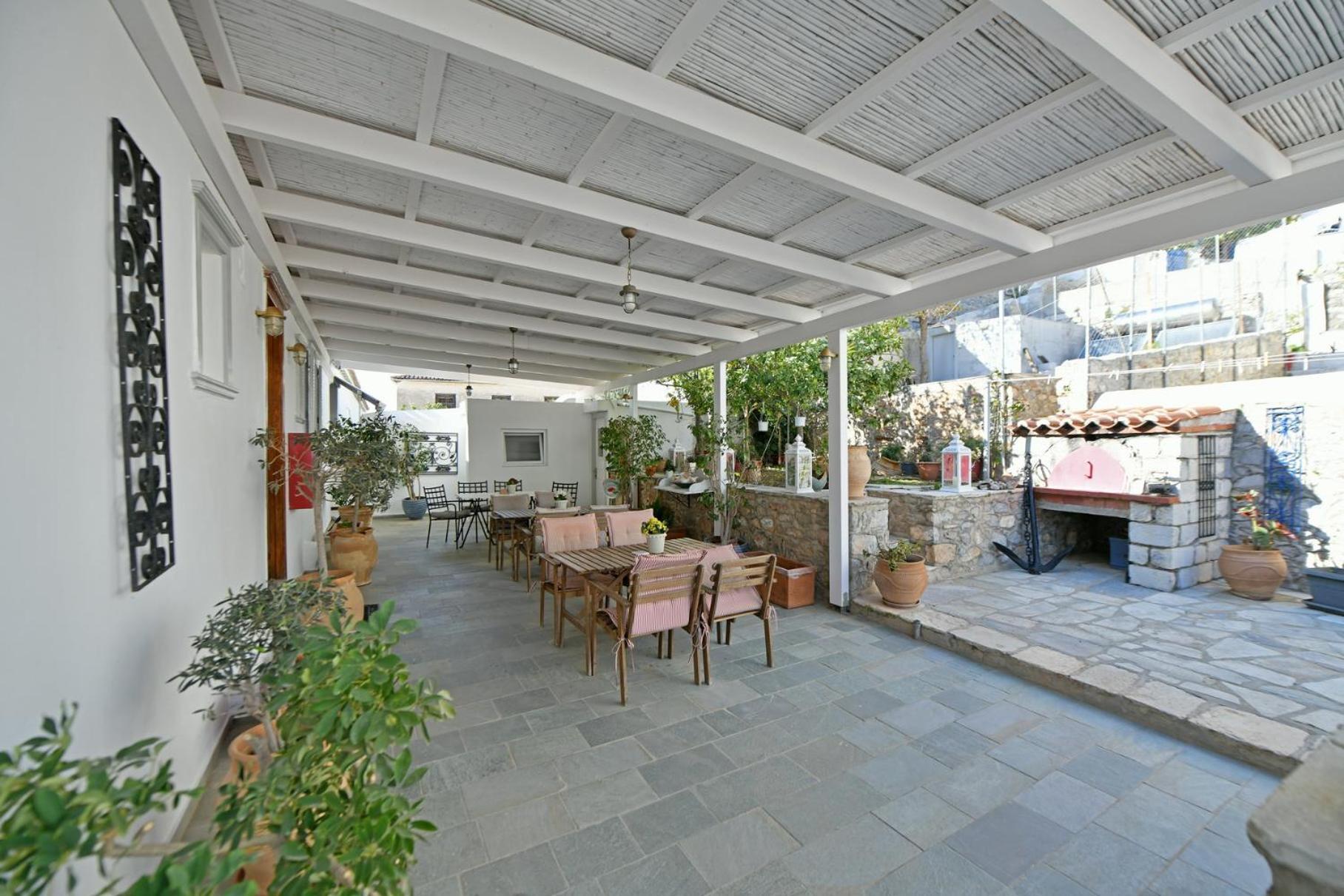 Athina Guesthouse Идра Экстерьер фото