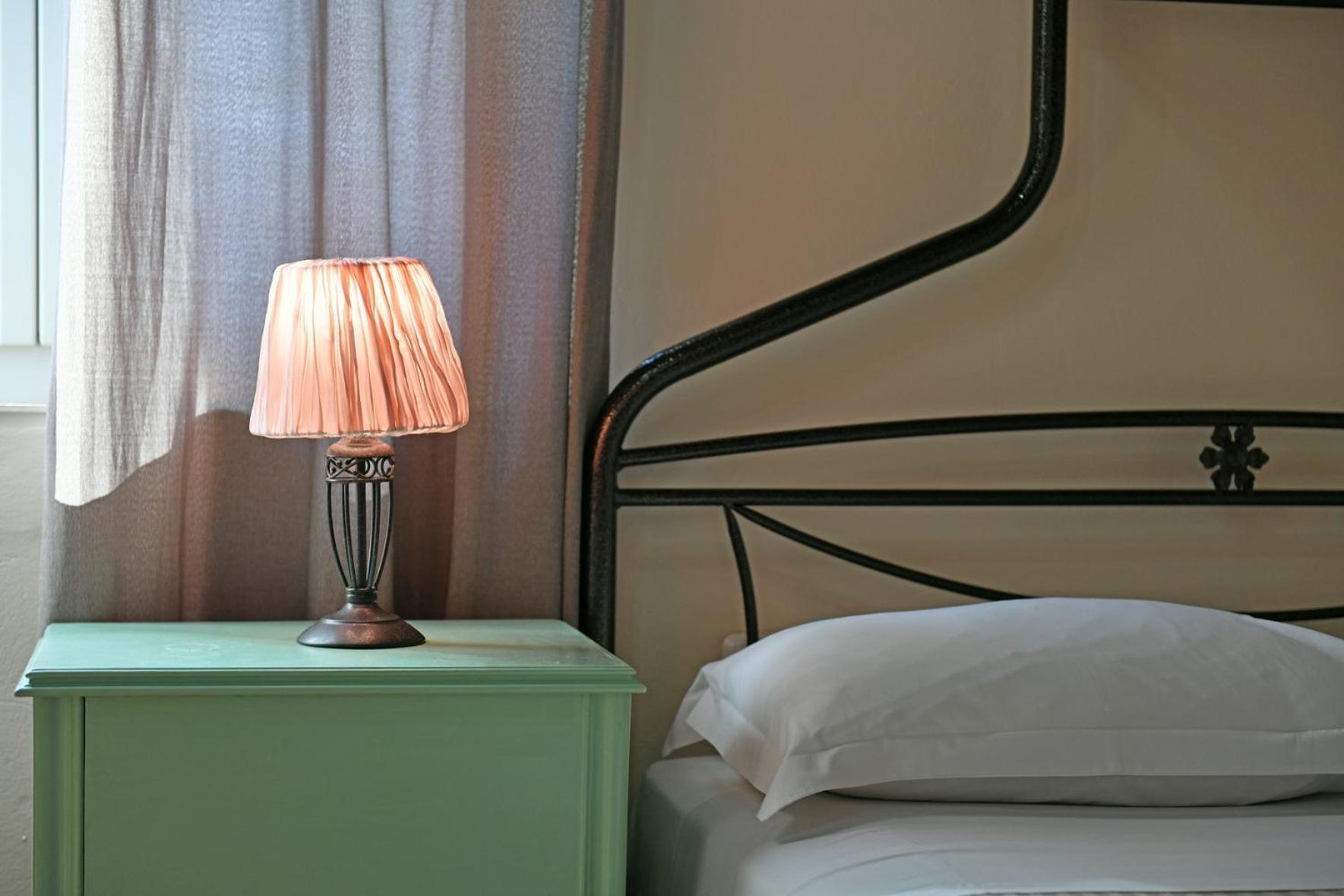 Athina Guesthouse Идра Экстерьер фото