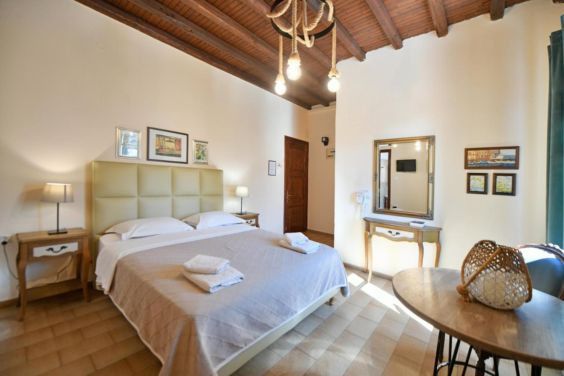 Athina Guesthouse Идра Экстерьер фото
