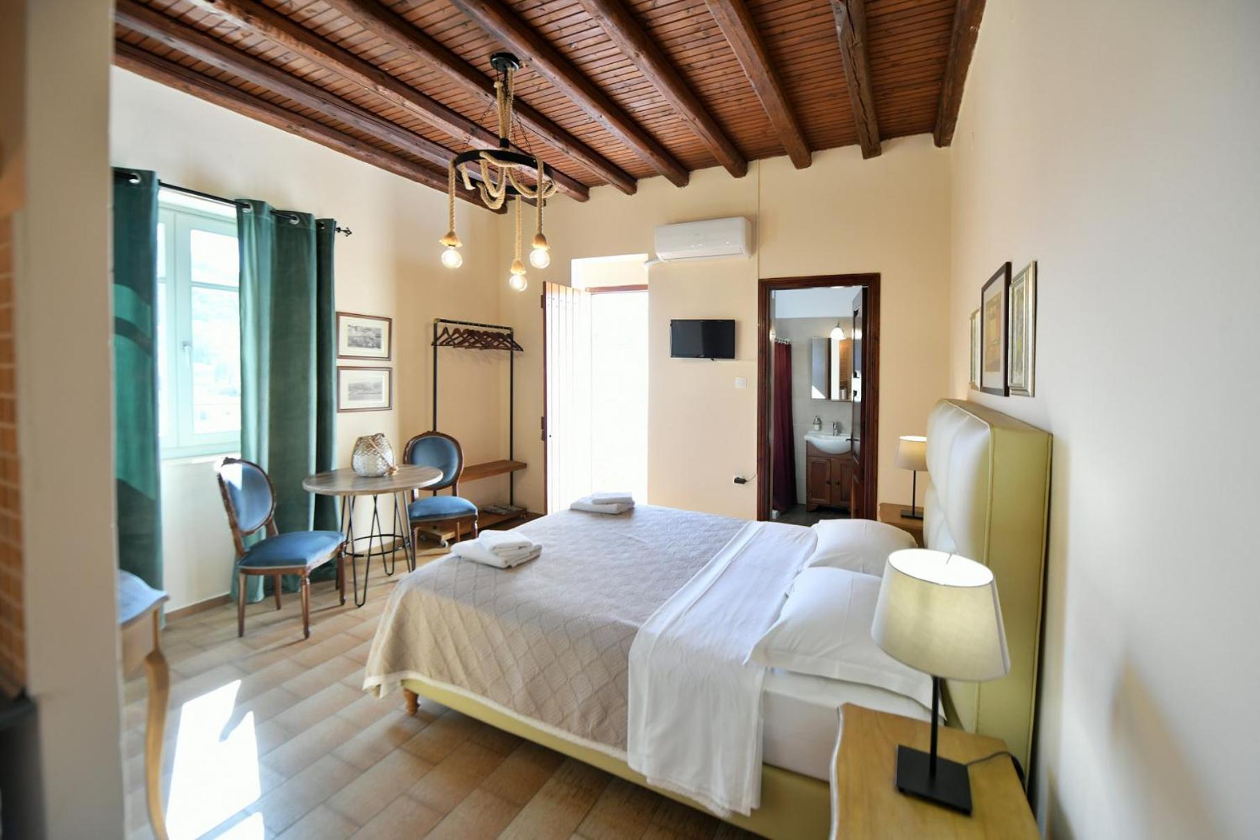 Athina Guesthouse Идра Экстерьер фото