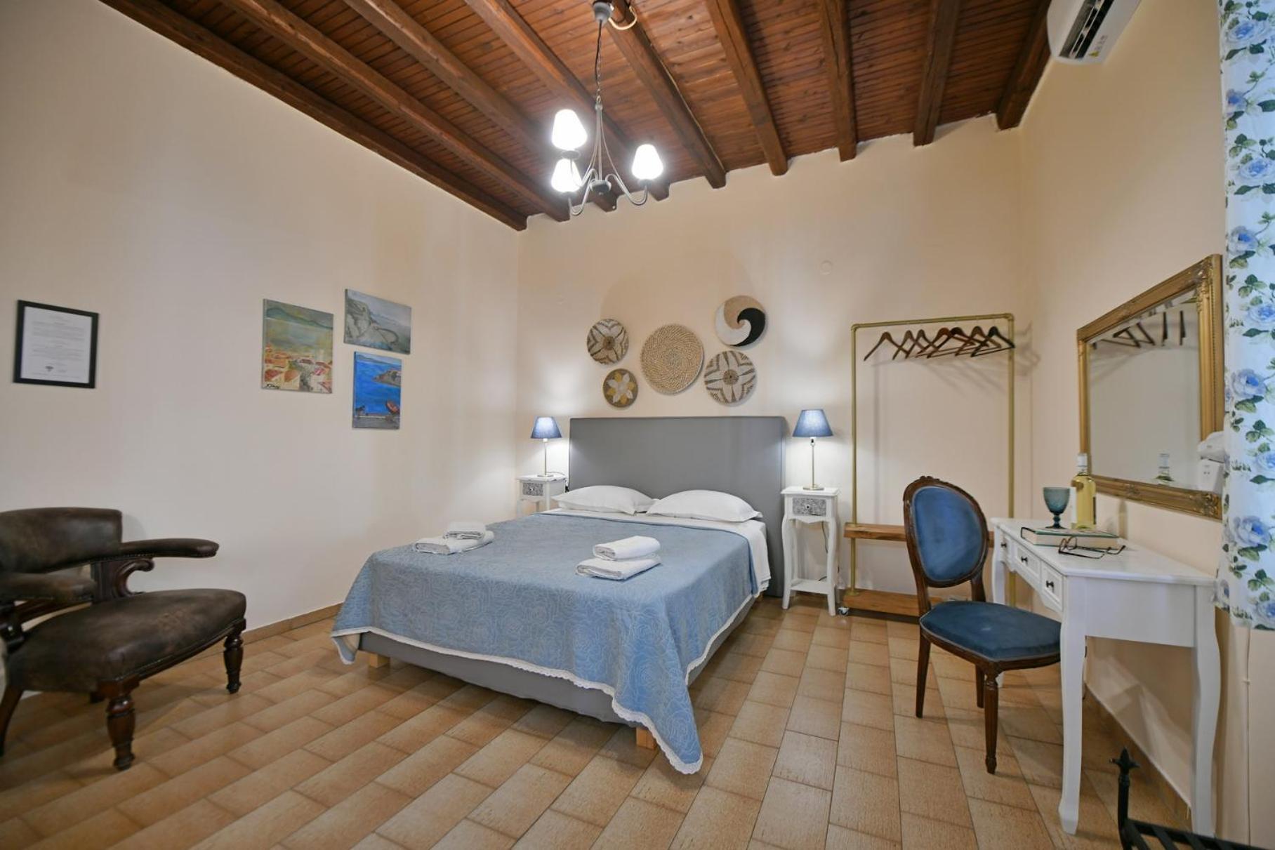 Athina Guesthouse Идра Экстерьер фото