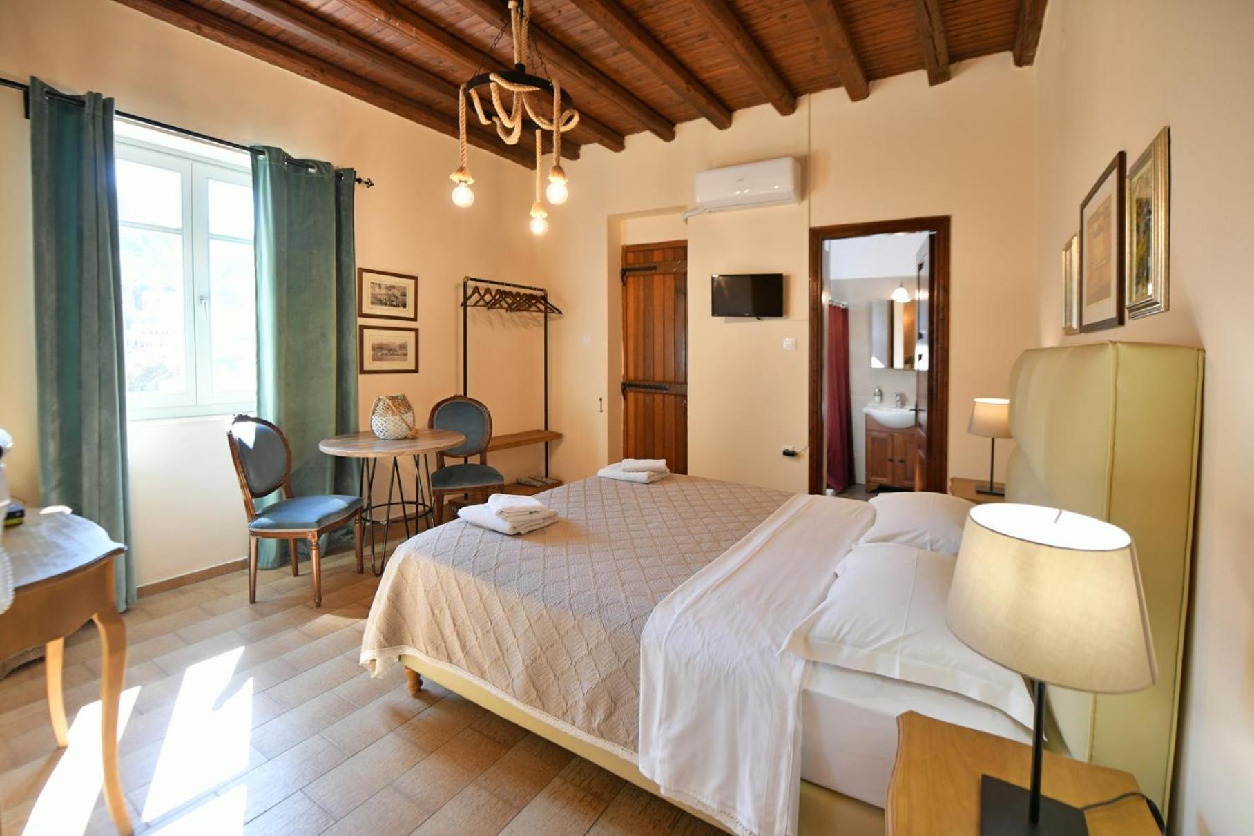 Athina Guesthouse Идра Экстерьер фото