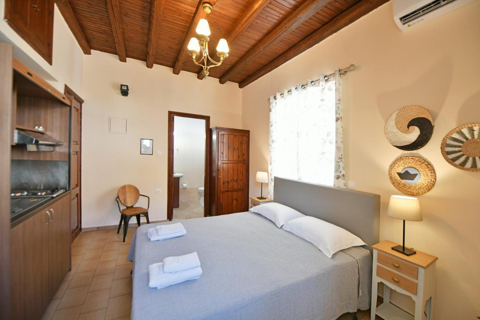 Athina Guesthouse Идра Экстерьер фото